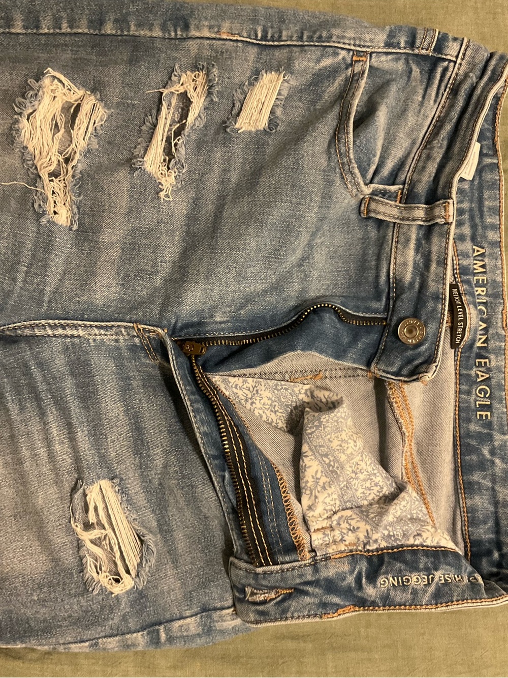 American Eagle Outfitters Men’s Distressed Light Blue Skinny Jeans